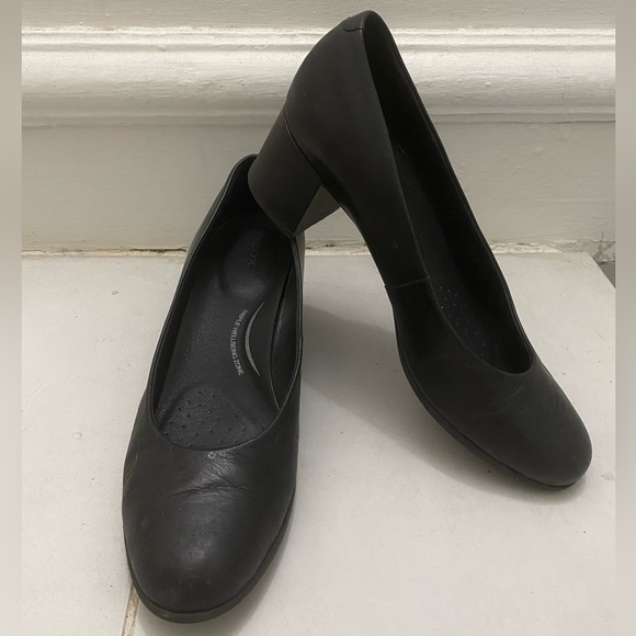 Geox black pumps - Picture 1 of 3